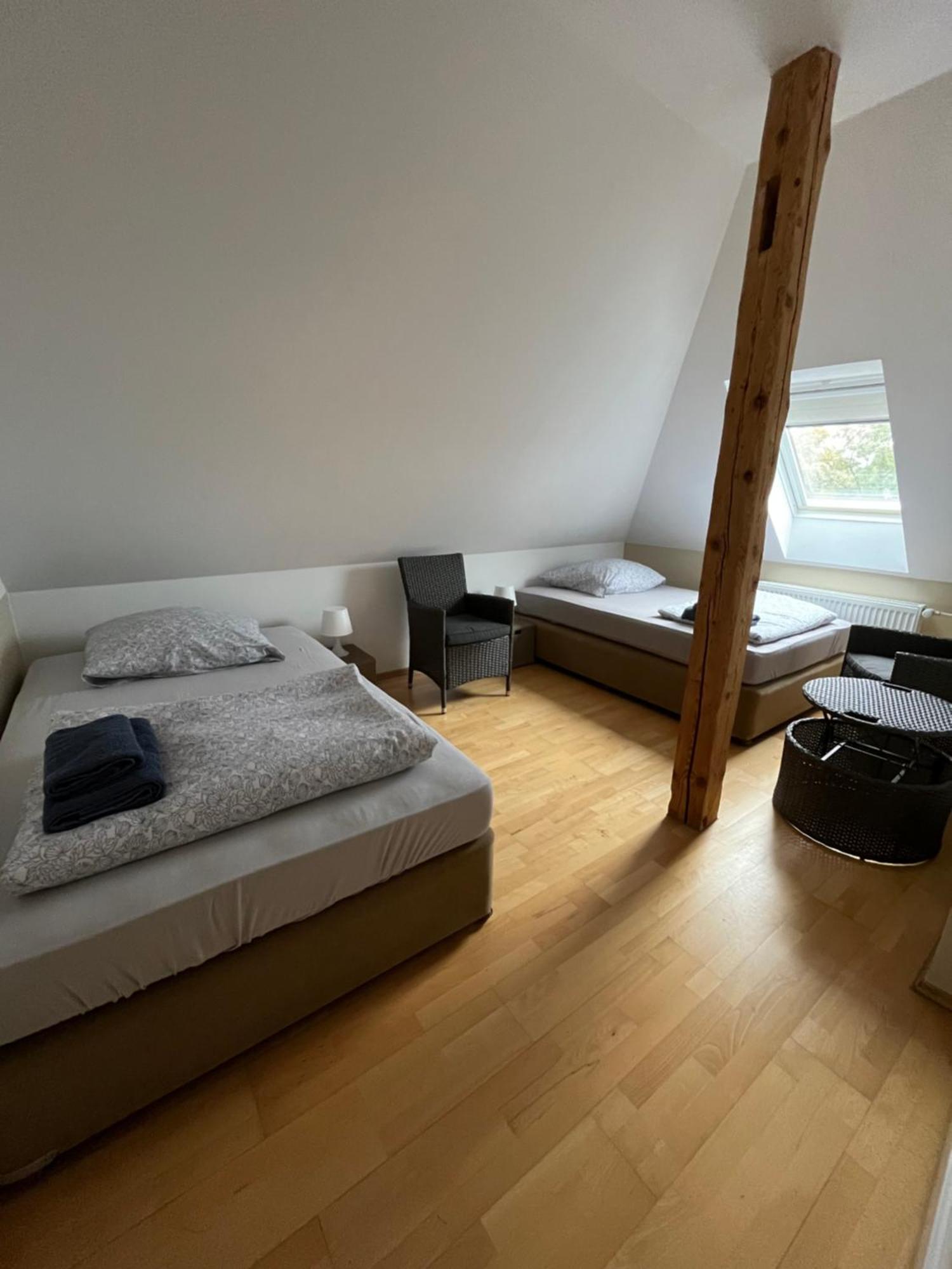 Doppelzimmer-Bad-Kuehlschrank-Tv-19 Meine Luaran gambar